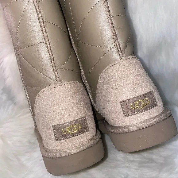 UGG Boots classic short women size 9