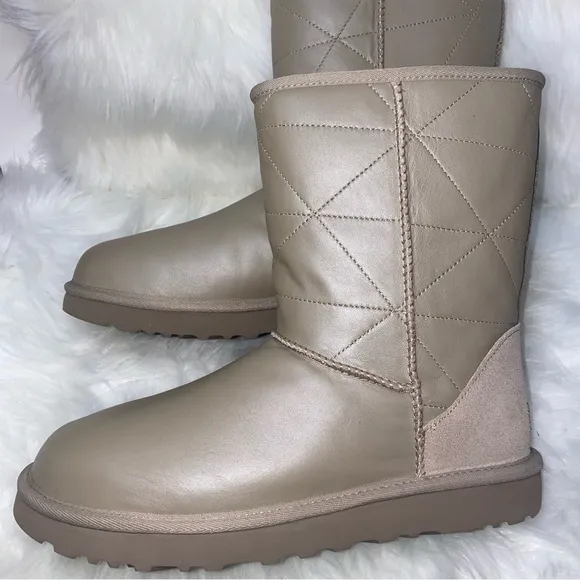 UGG Boots classic short women size 9