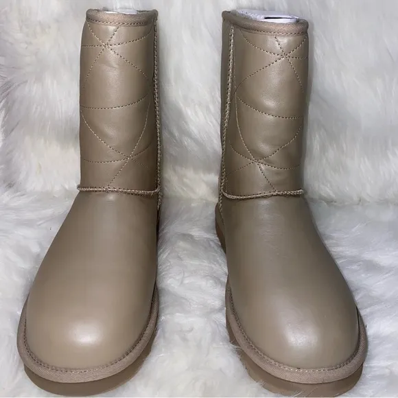 UGG Boots classic short women size 9