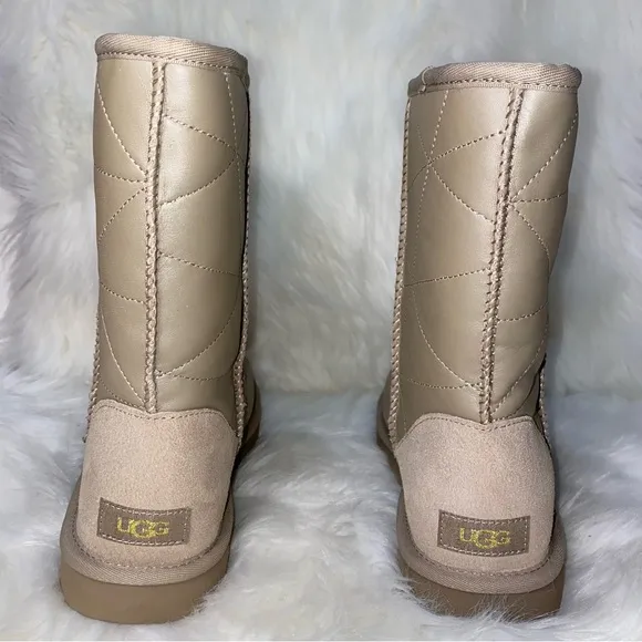 UGG Boots classic short women size 9