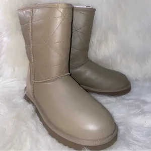 UGG Boots classic short women size 9