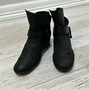 UGG Boots Elysian‎ Leather Ankle Boots 6.5
