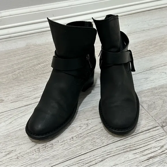 UGG Boots Elysian‎ Leather Ankle Boots 6.5
