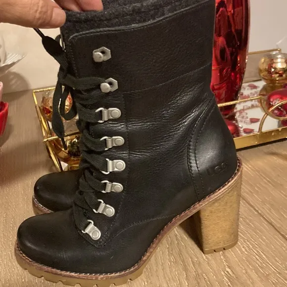 UGG boots leather size 6.5