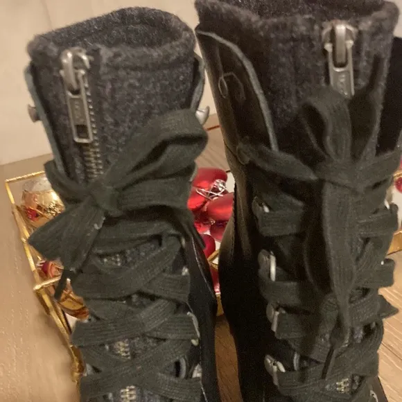 UGG boots leather size 6.5