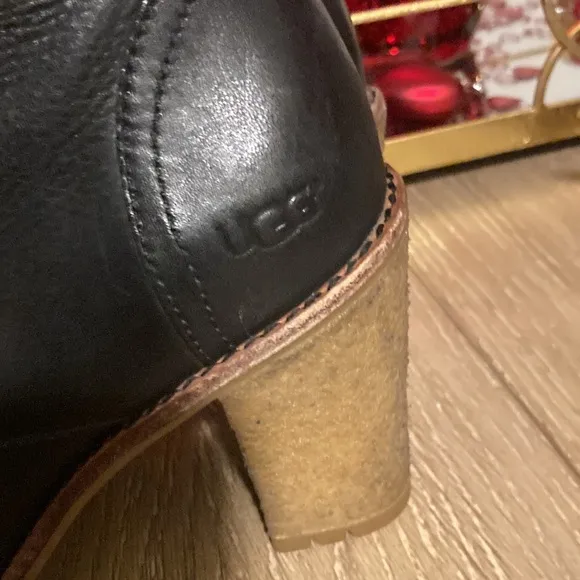UGG boots leather size 6.5