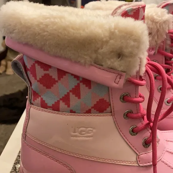 Ugg boots Size 3Y