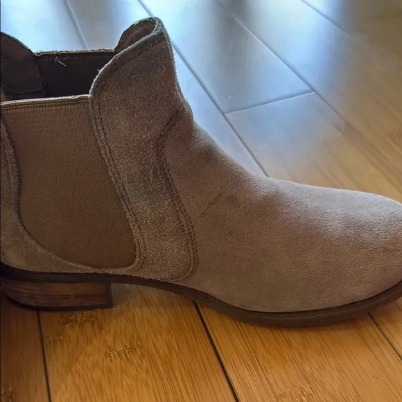 Ugg Boots Women's Bonham Chelsea lined Pull On Suede Leather Short Bootie