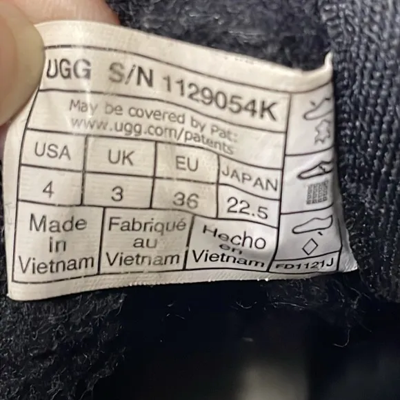 UGG Boots Wordmark Mini