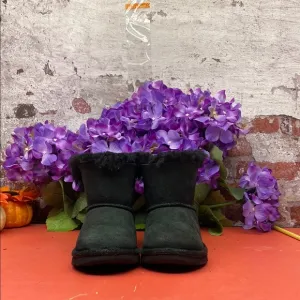 Ugg bootsCozy Black Suede Boots SZ 10T