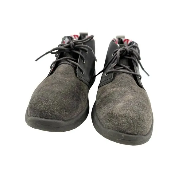 Ugg Boys Canoe Reflective Chukka Boots Leather Suede grey  red Size 6