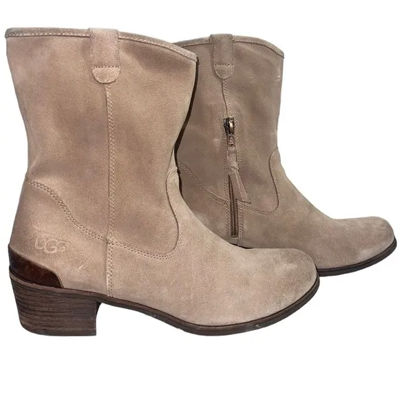 UGG Briar suede leather boots. Color is Sugar alone tan. Size 10 GUC