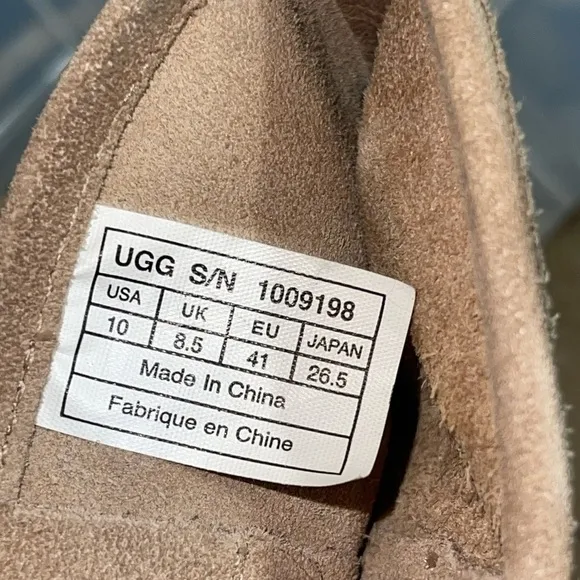 UGG Briar suede leather boots. Color is Sugar alone tan. Size 10 GUC
