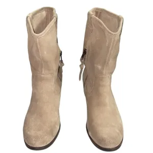 UGG Briar suede leather boots. Color is Sugar alone tan. Size 10 GUC
