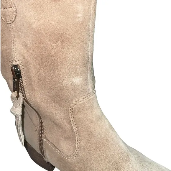UGG Briar suede leather boots. Color is Sugar alone tan. Size 10 GUC