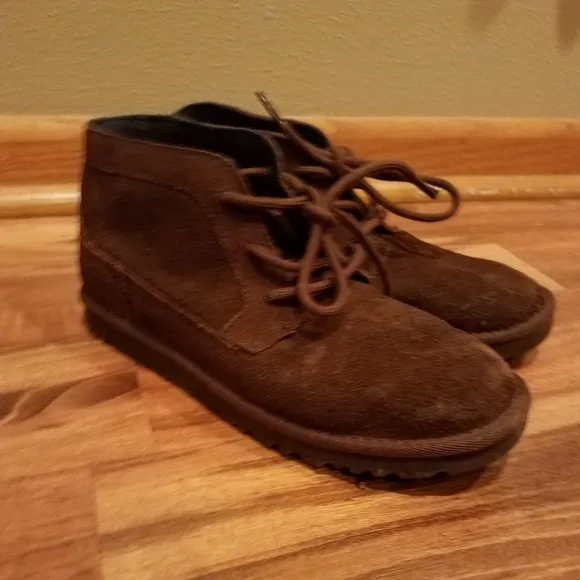 Ugg brown leather boots size big kids size 3