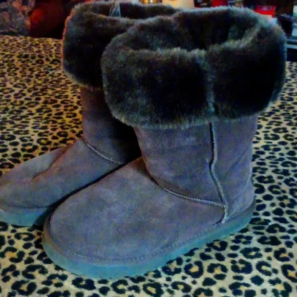 !!UGG Brown with Fur Boots Womens Size 8