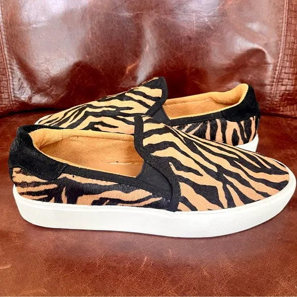 UGG Cahlvan Tiger Print Leather Fashion Statement Sneakers Size 9.5