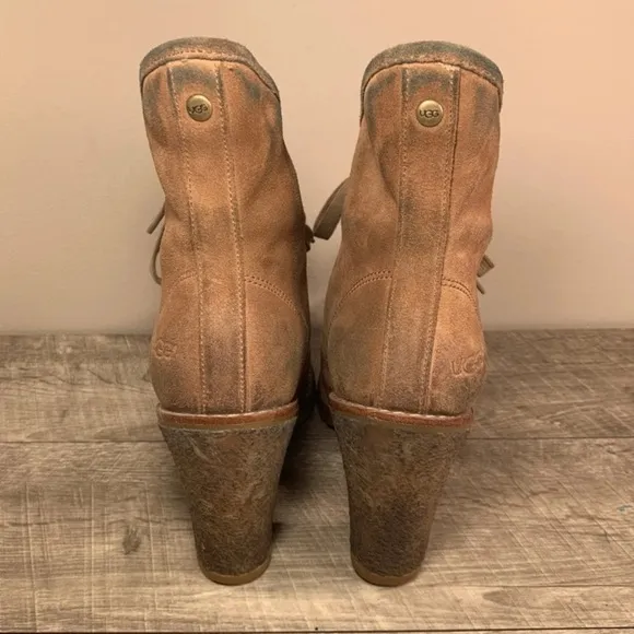 UGG Calynda Fawn Suede Womens Boots 10
