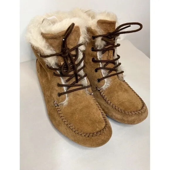 UGG Chickaree Boots Chestnut Brown Suede Lined Womens Short Moccassin Size US 6