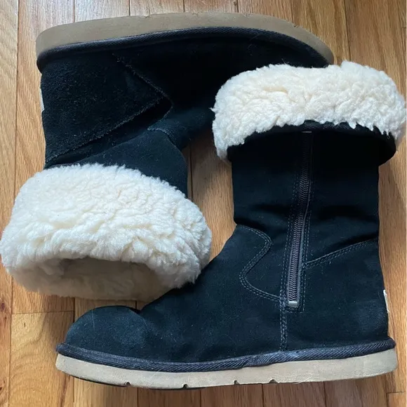 UGG Classic Black Suede Boots Zipper Tan Sheepskin Women's 8
