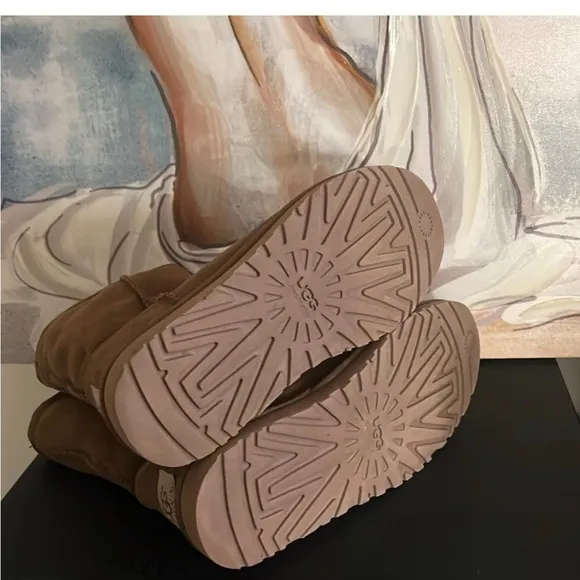 UGG Classic Boots ChestnutSize 6 NWOT