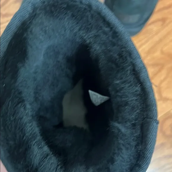 UGG Classic Boots Size 10 like new