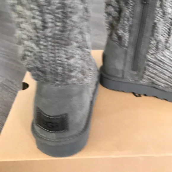 UGG CLASSIC CARDI  CABLED knit BOOTS