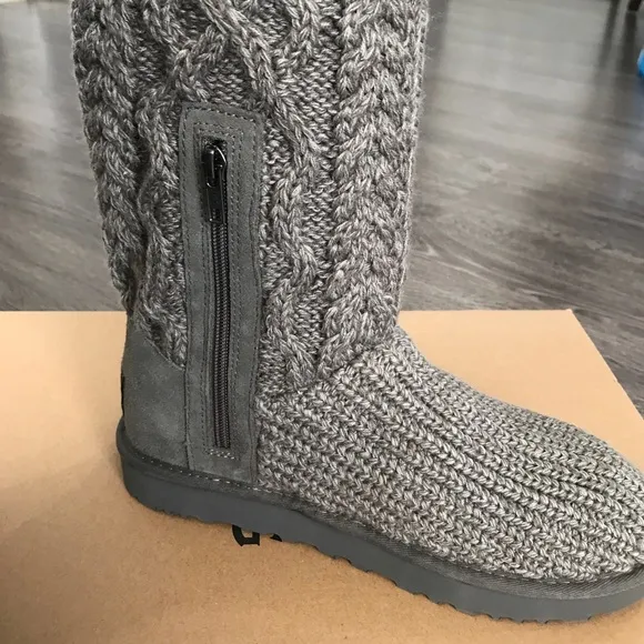 UGG CLASSIC CARDI  CABLED knit BOOTS