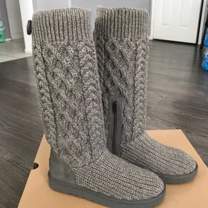 UGG CLASSIC CARDI  CABLED knit BOOTS