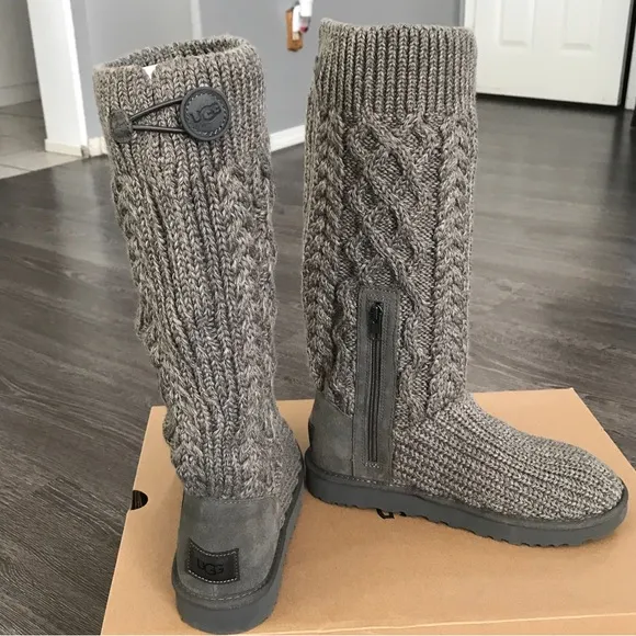 UGG CLASSIC CARDI  CABLED knit BOOTS