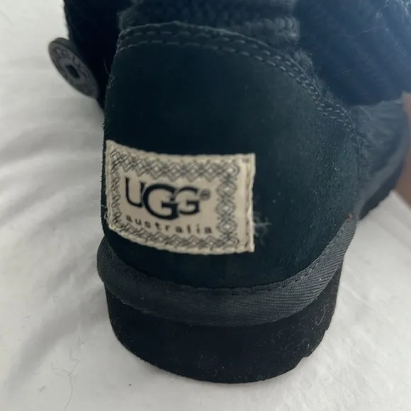 UGG Classic Cardy 5 Button Knit Tall Boots Sheepskin Lining Black Size 7