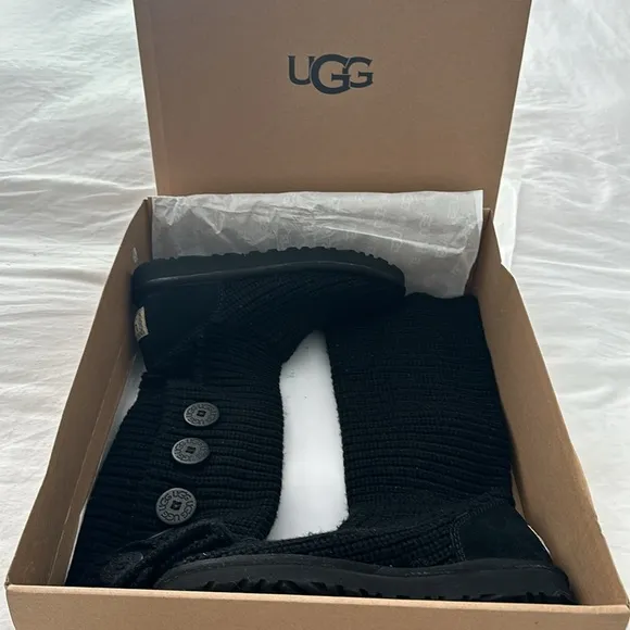 UGG Classic Cardy 5 Button Knit Tall Boots Sheepskin Lining Black Size 7