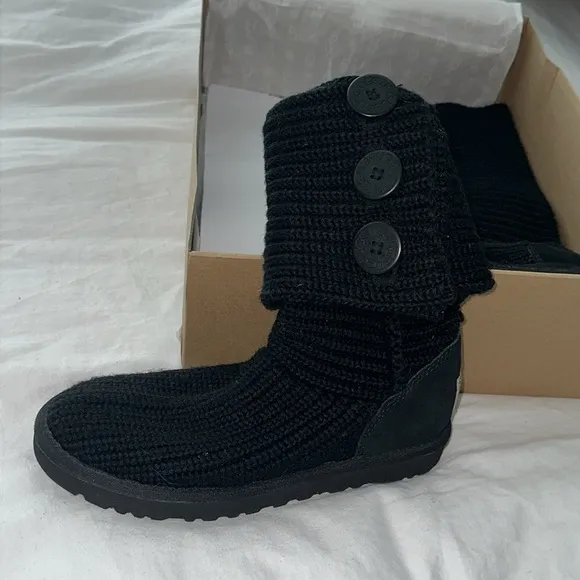 UGG Classic Cardy 5 Button Knit Tall Boots Sheepskin Lining Black Size 7