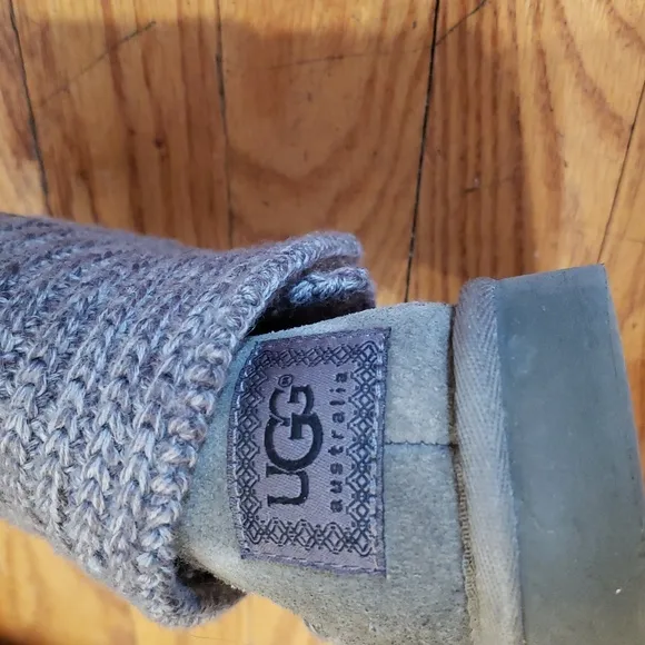 Ugg Classic Cardy Boots Size 2 🐺