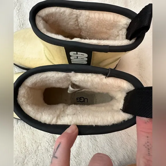 Ugg classic clear mini boot