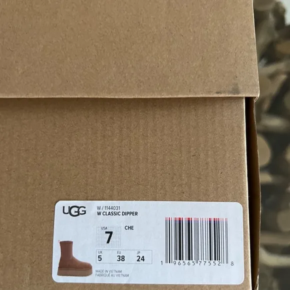 UGG CLASSIC DIPPER Chestnut Suede Sock Platform Booties