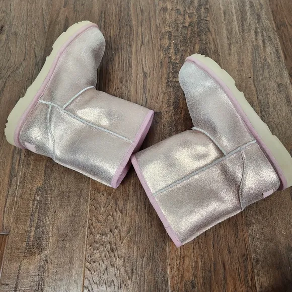 UGG Classic II Metallic Pink kid's boots
