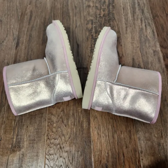 UGG Classic II Metallic Pink kid's boots