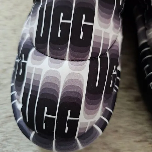 UGG Classic Maxi Wavelength Mini Women's Boots Black/White Logo Size 7 NEW