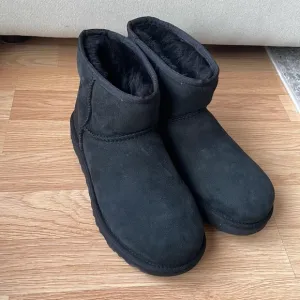 Ugg Classic Mini Ankle Boots size 7