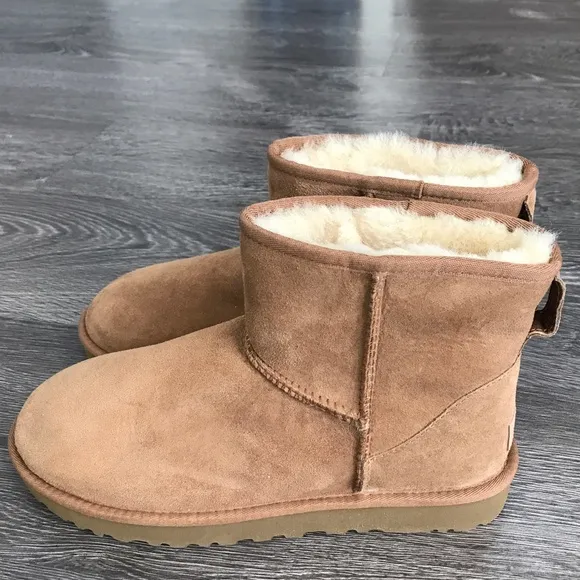 UGG CLASSIC MINI ll suede boots