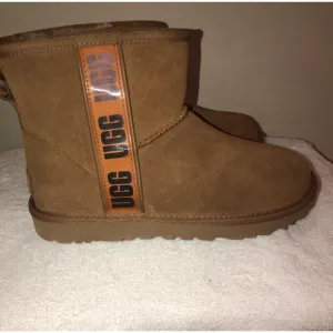 UGG Classic mini side logo chestnut boots 8