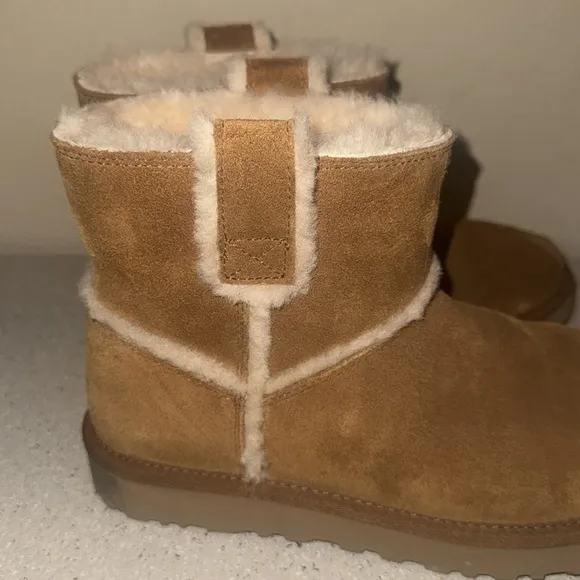 UGG Classic Mini Spill Seam Suede Boots‎ in Chestnut Size 8