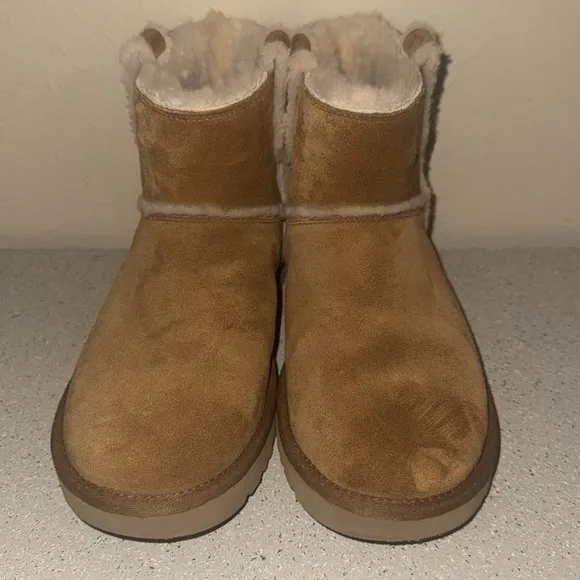 UGG Classic Mini Spill Seam Suede Boots‎ in Chestnut Size 8
