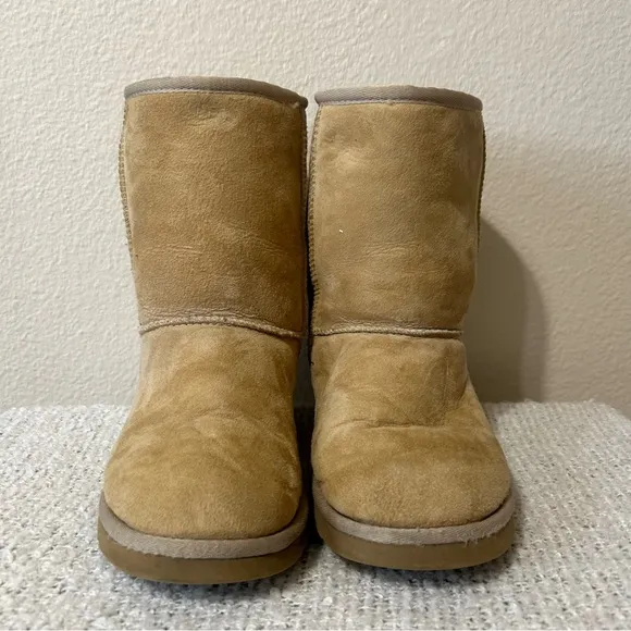UGG‎ Classic Short Boot