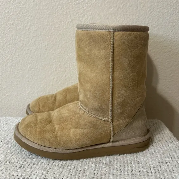 UGG‎ Classic Short Boot