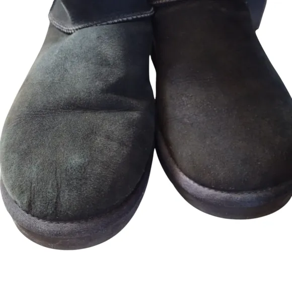 Ugg Classic Short II Black Suede Boots