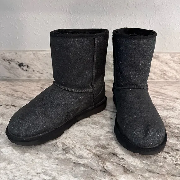 Ugg Classic Short II Glittter Black Boots Youth Size 5