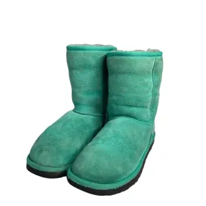 UGG CLASSIC SHORT II Green Mid-Calf Sheepskin Boots 1057780 size 7